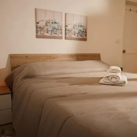 Two-Room Apt. Under The Aqueduct'S Arch In Pigneto-2